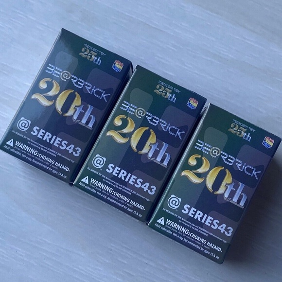 Lot of 5 Mystery Bearbrick boxes! Buy 5 get 1 FREE limited time only! Series 43 - Picture 4 of 7